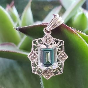 14K White Gold Aquamarine Pendant